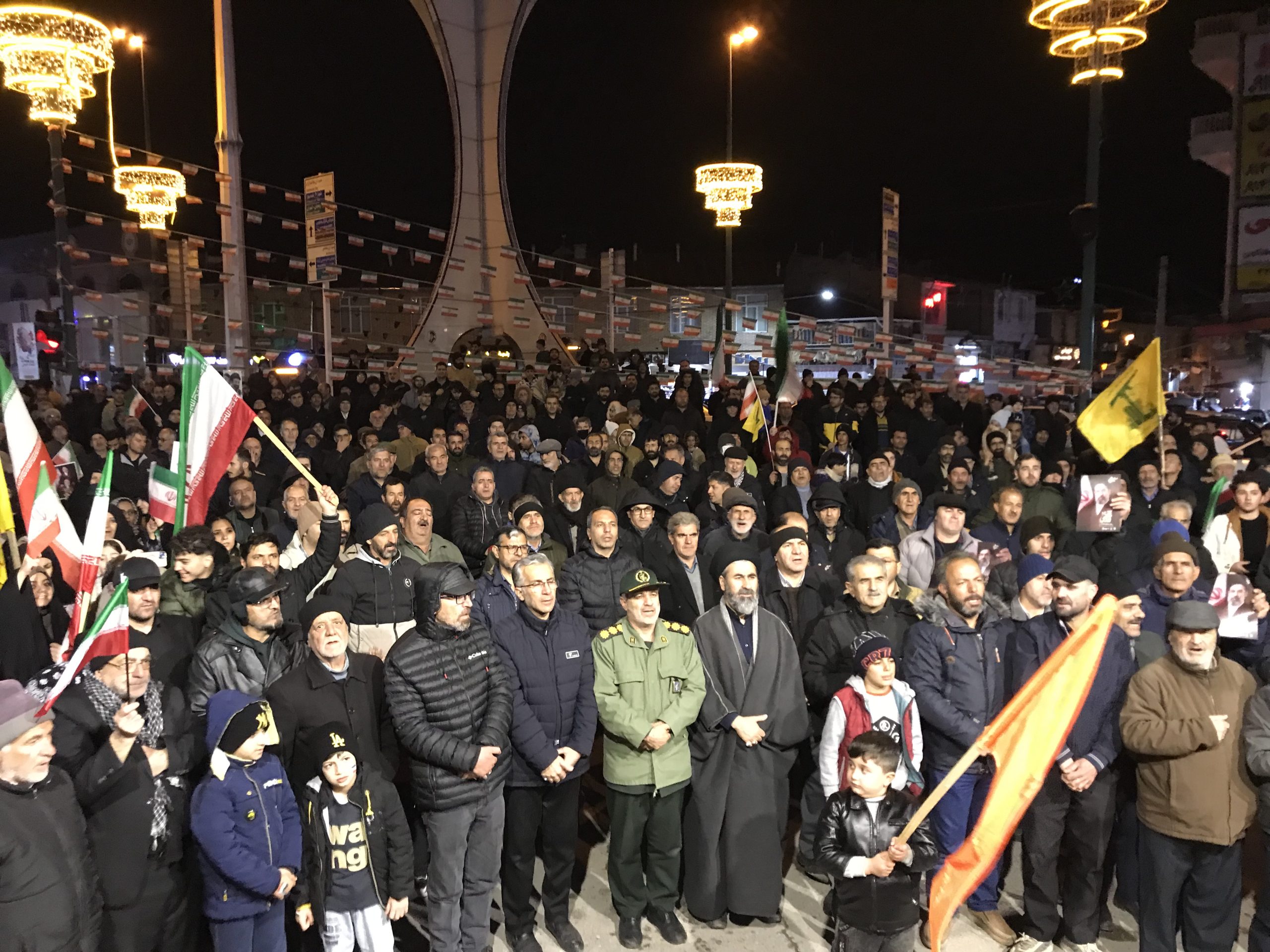 تجمع شبانه مردم خلخال با محوریت تا پای جان برای ایران