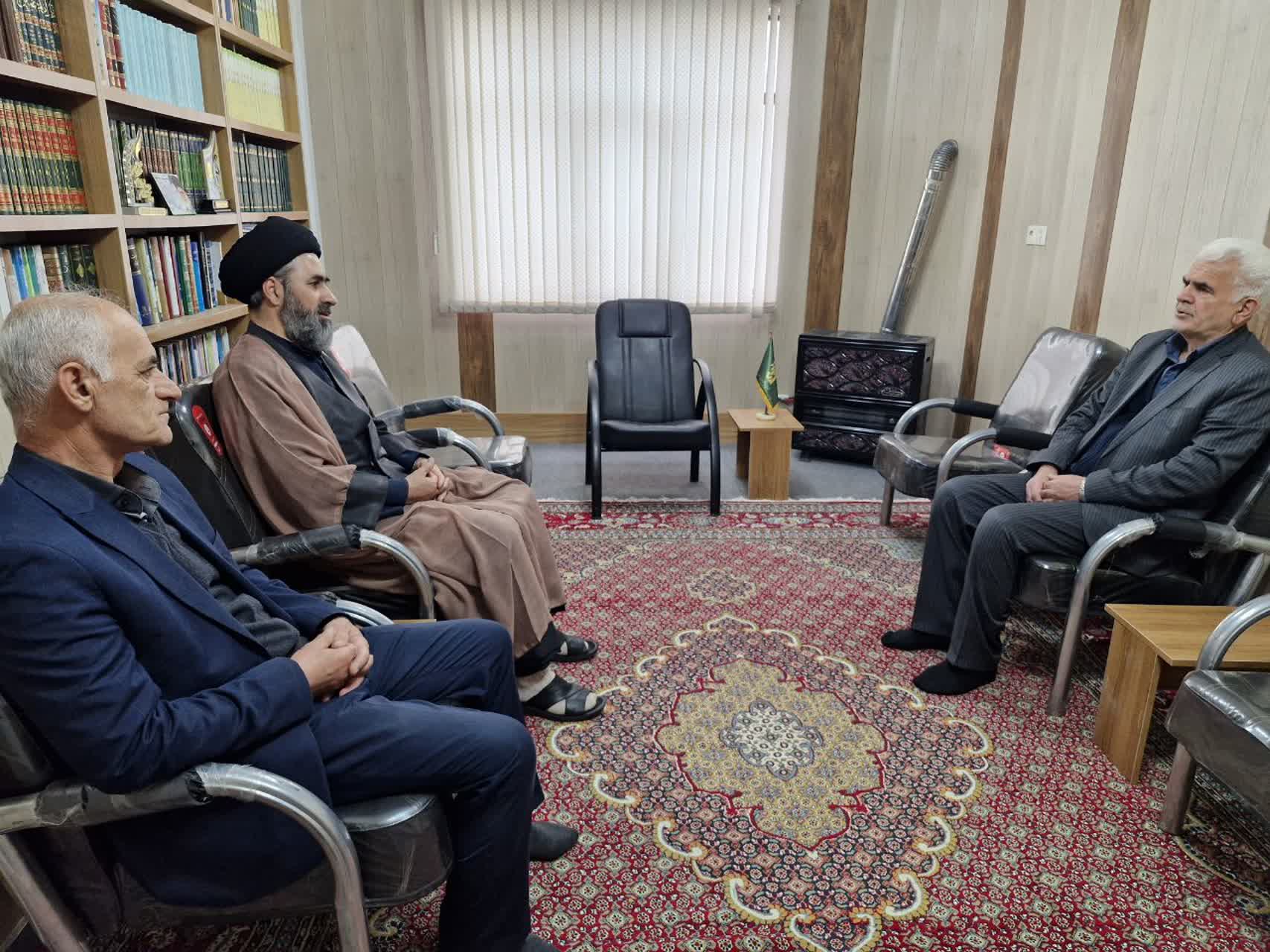 دیدار نوروزی نماینده اسبق مردم شریف شهرستان های خلخال و کوثر درمجلس شورای اسلامی با امام جمعه