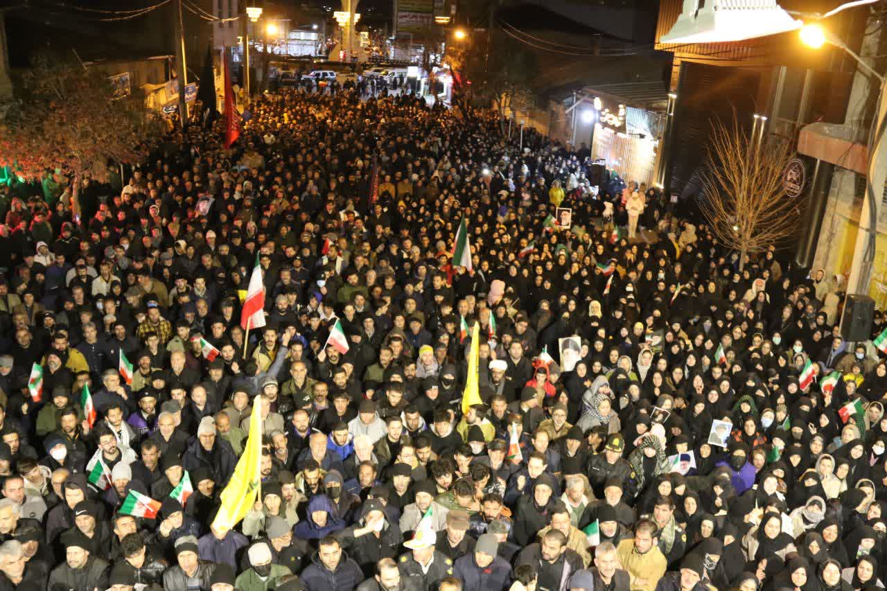 تجمع بزرگ خلخالی درمیدان آزادی خلخال و مراسم شبی با شهید امیر حسین معصومی