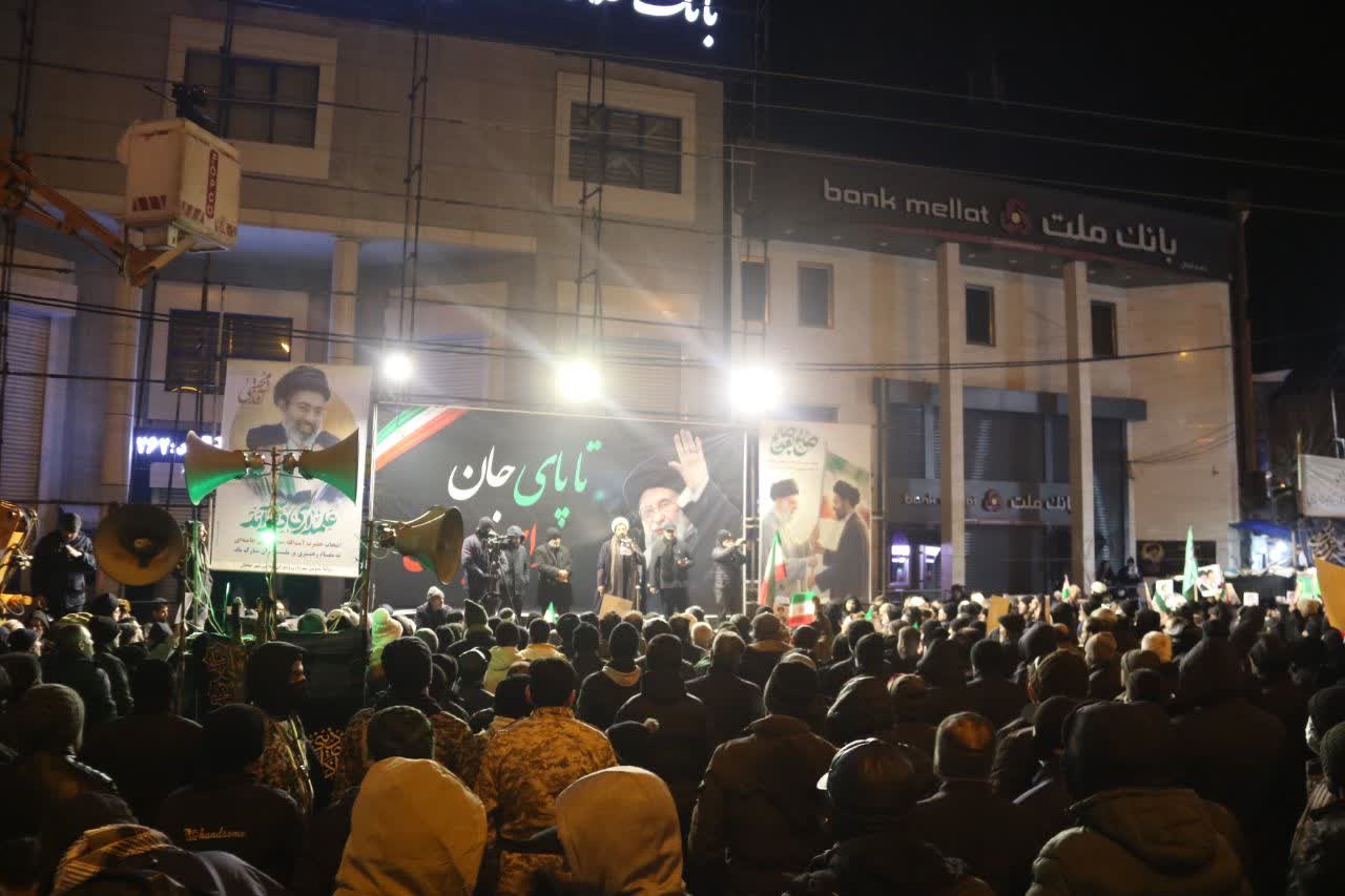 تجمع شبانه مردم خلخال در بیعت با ولی امر مسلمین