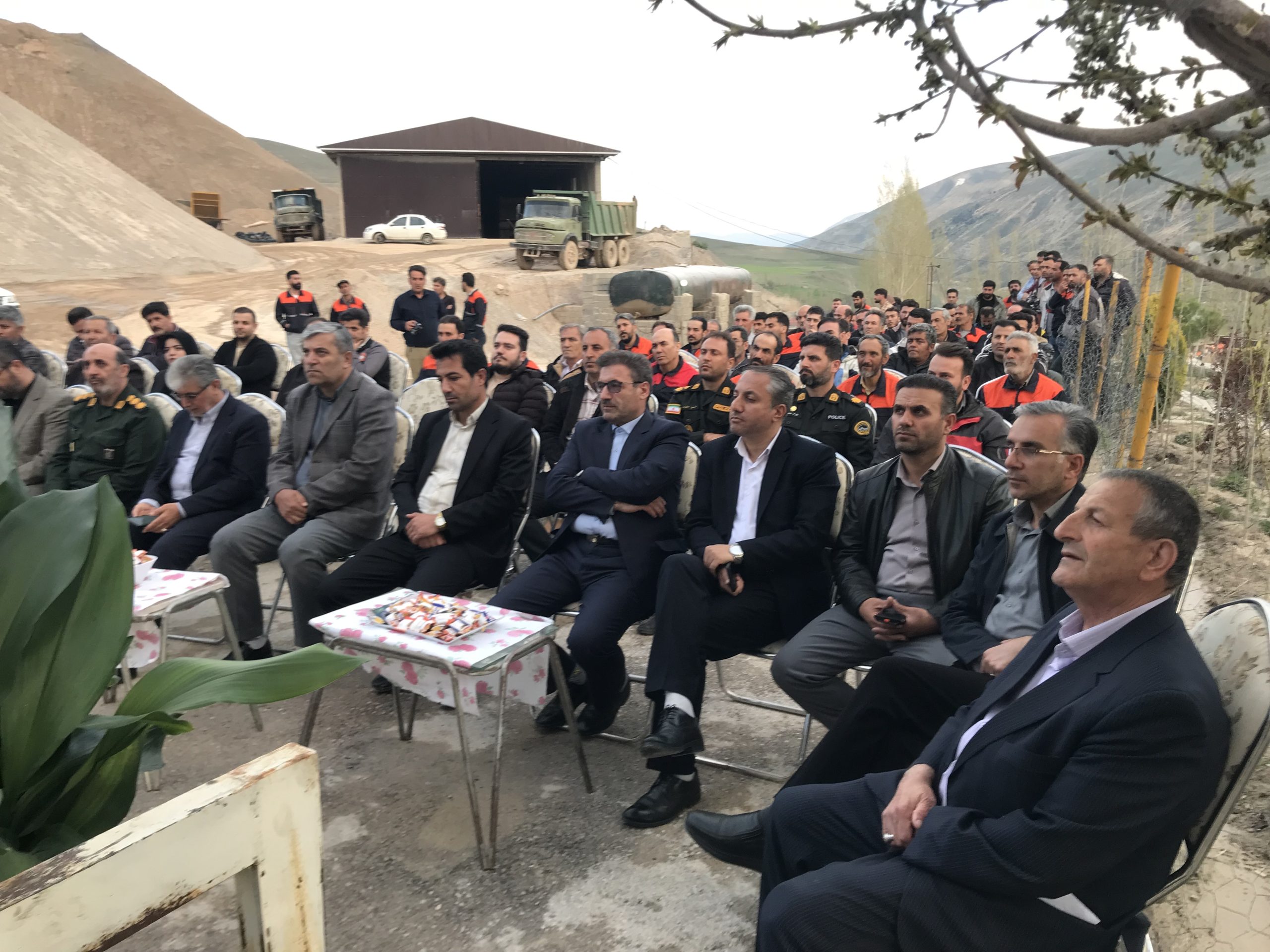 جشن روز کارگر در کارخانه تولید شن و ماسه قزل قوم خلخال