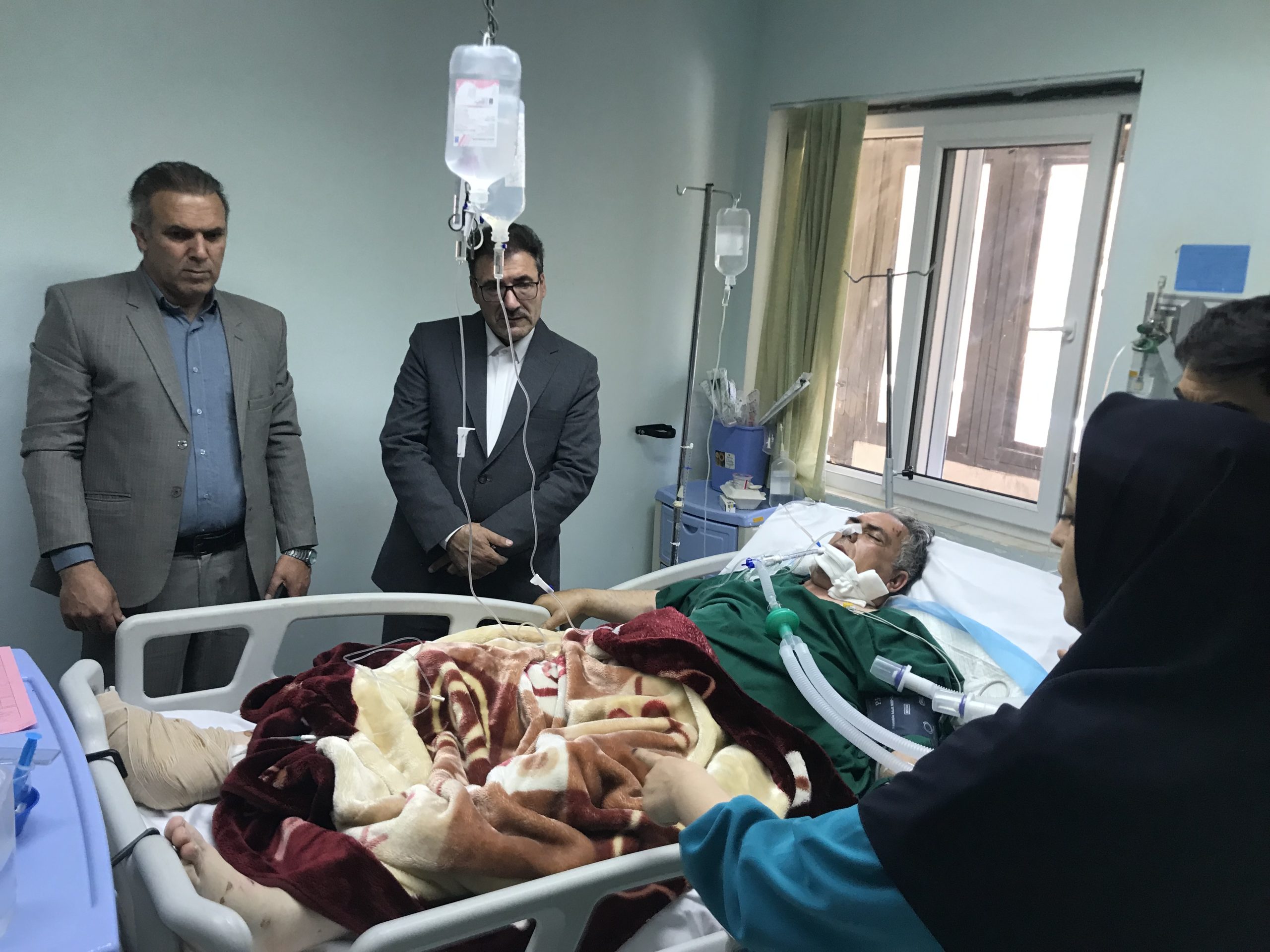 عیادت فرماندار خلخال از بیماران حادثه تصادف در خلخال